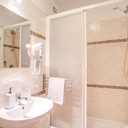 Otel Mosaic 3*